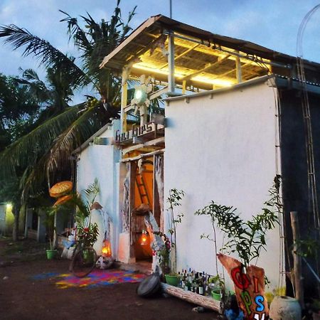 Gipsy Backpackers Hostel Gili Trawangan Exterior foto
