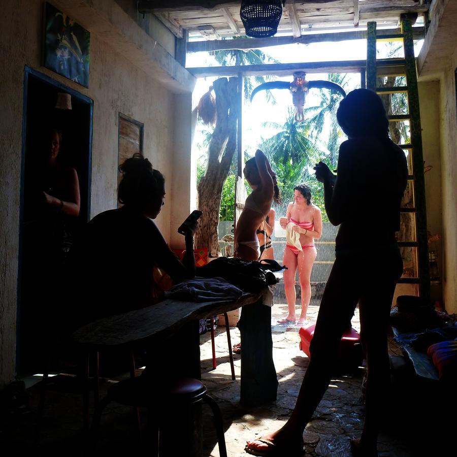 Gipsy Backpackers Hostel Gili Trawangan Exterior foto