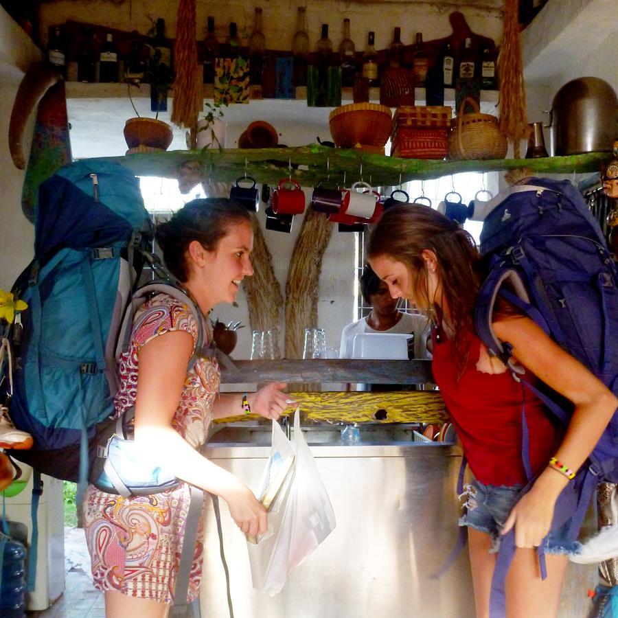 Gipsy Backpackers Hostel Gili Trawangan Exterior foto
